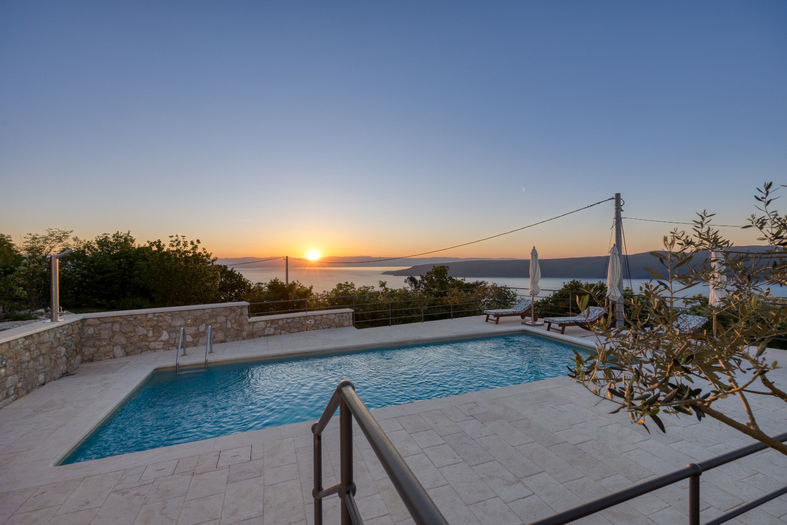 Villa Prisunac - Enjoy the sun, tranquility, and views of the islands., Villa Prisunac Zagore, Brseč